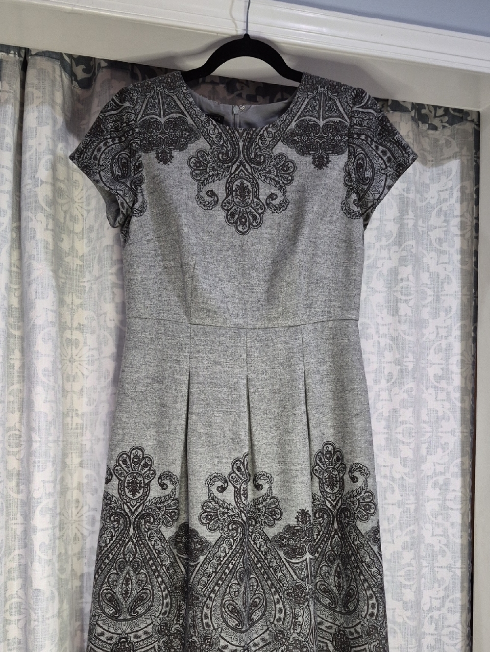 Talbots Gray and Black Paisley Wool Lined Short Skeeve Dress